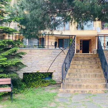 דירה апартамент немо -цял апартамент-104кв м- 2 спални-1 всекидневна -1 баня- 1 кухня- 600m Oт плажа